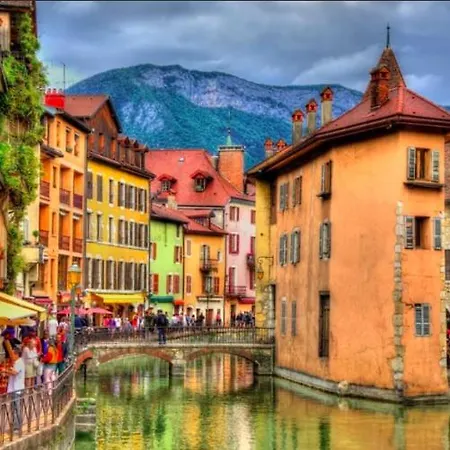 Apartamento Spacious Modern 2 Bedroom Flat Great Location Old Town + Annecy