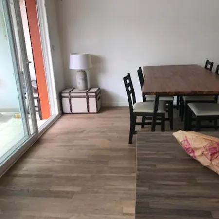 Spacious Modern 2 Bedroom Flat Great Location Old Town + Apartment